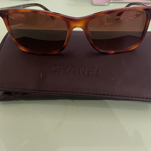 Title:
CHANEL Square Sunglasses Brown Frame Brown Lens with Case
CH5447 - Picture 2 of 12